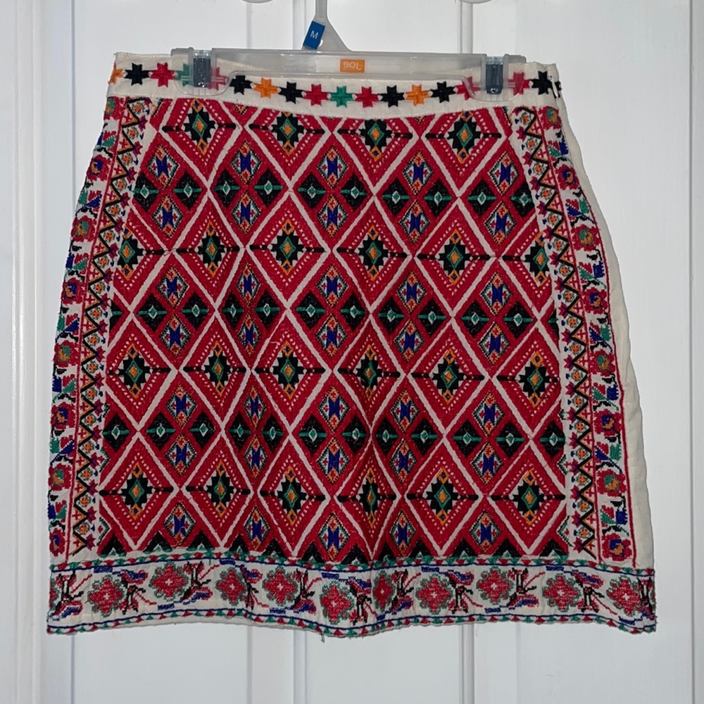 Embroidered skirt